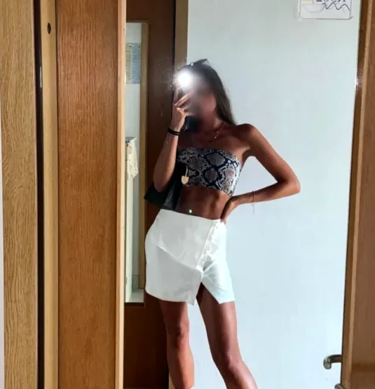 Antonia, 27