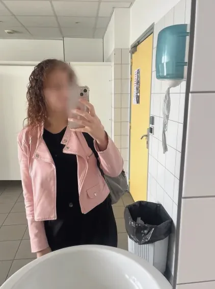 Büsra, 20