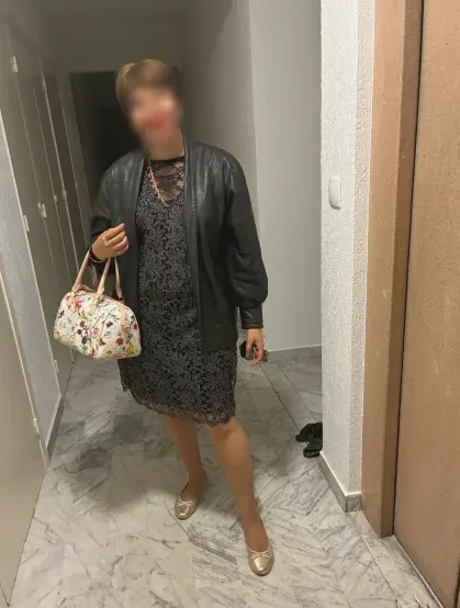 Jacqueline, 37
