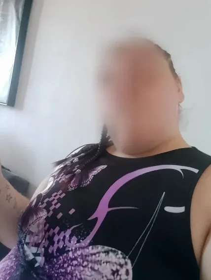 Juliane, 33