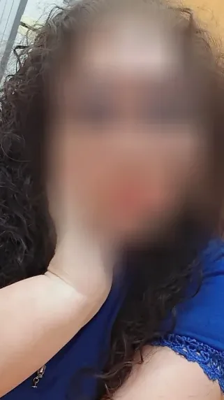 Lara, 39