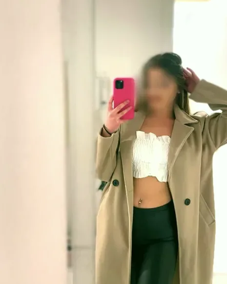 Manuela, 19