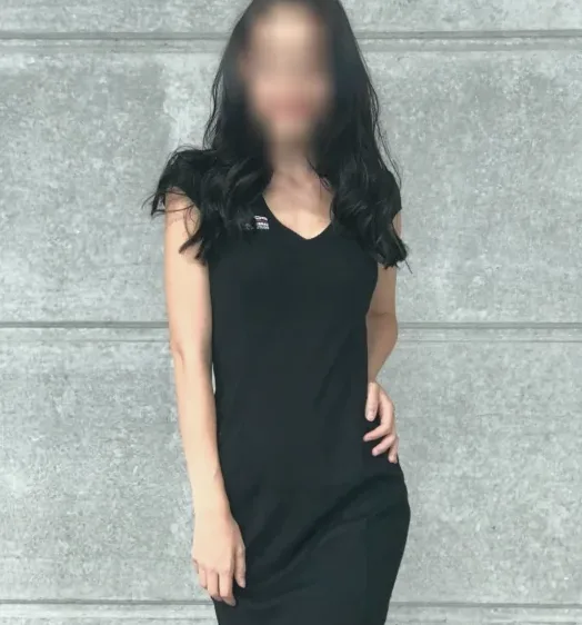 Melanie, 32