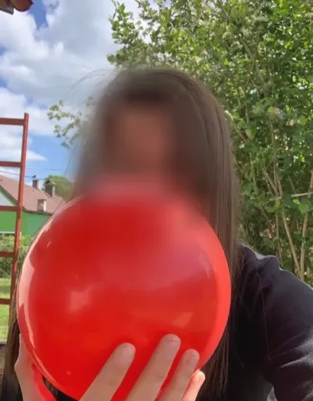 Melina, 28