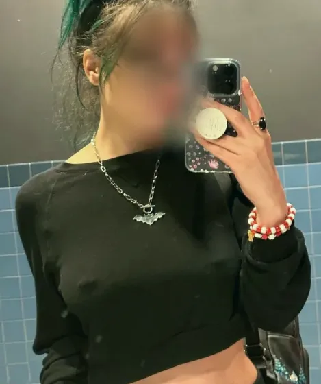 Michelle, 28