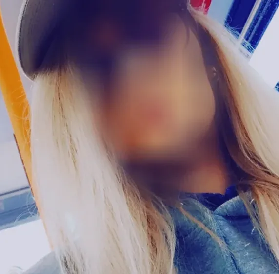 Nicole, 28