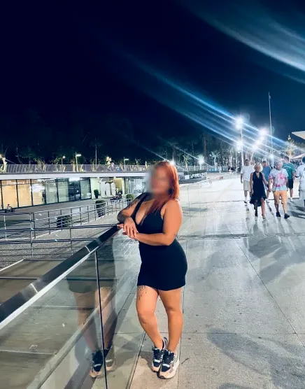 Sandra, 40