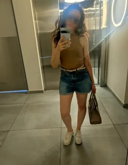 Selina, 40