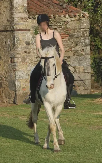 Tanja, 27