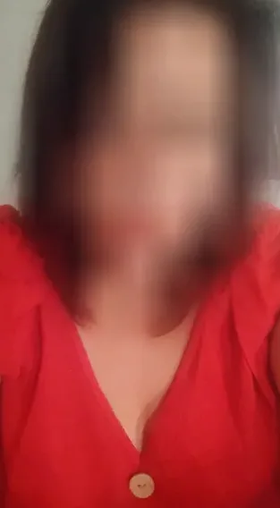 Vanessa, 37